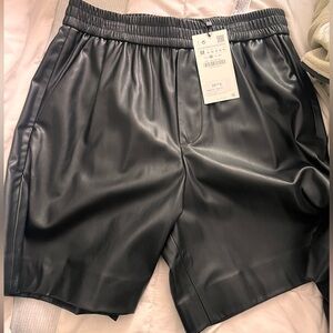 🆕Zara leather short brand new